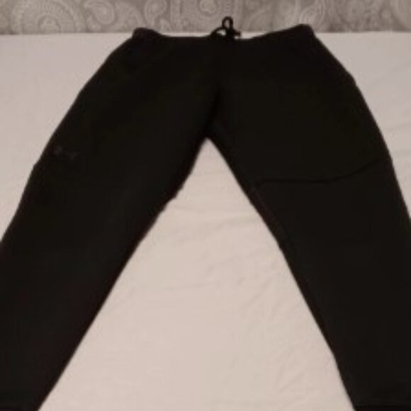 Under Armour Joggers Womens Large Black Athlesuire 2 Zip Pockets Thick Soft EUC - Picture 1 of 16